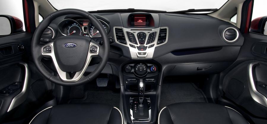  Ford Fiesta Sedan 2010 года  (US) (фото 9 из 21)